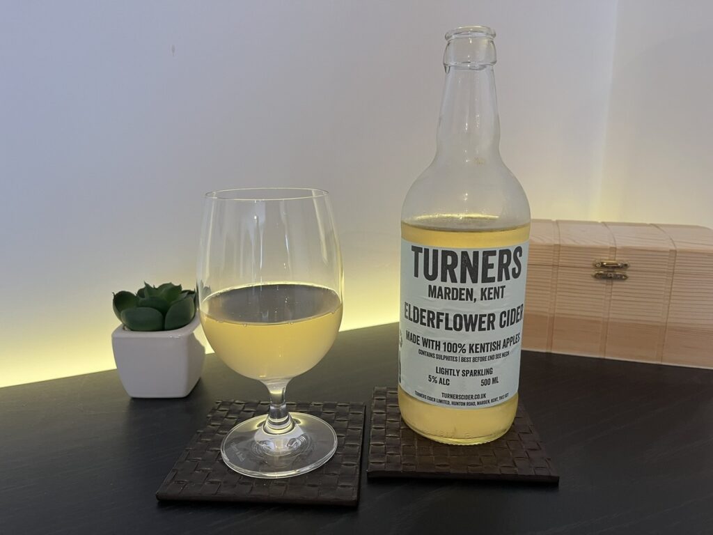 Turner Elderflower cider in a glass_featured image