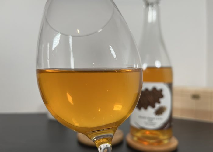 Ross-on-Wye Brown Snout Oak Barrel 2020 in glass _ cider colour