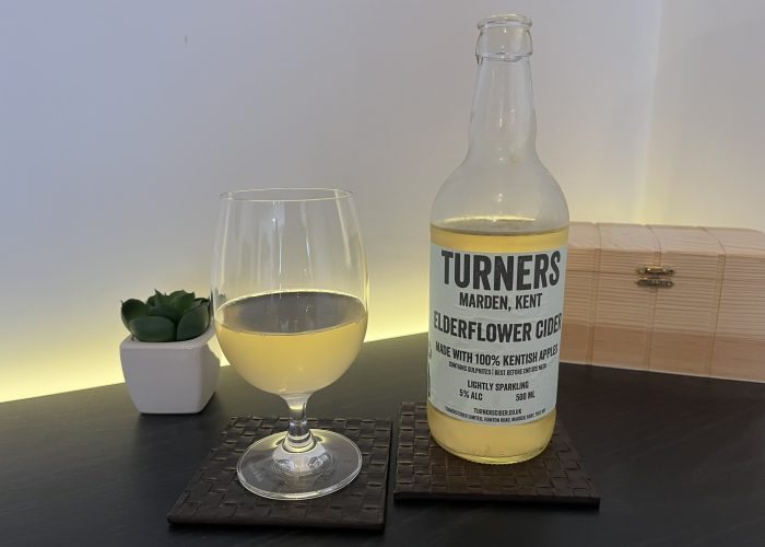 Turner Elderflower cider in a glass